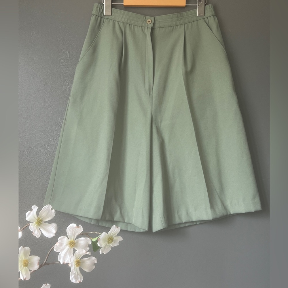 SHELLY DAVID- Bermuda Shorts/ City Shorts